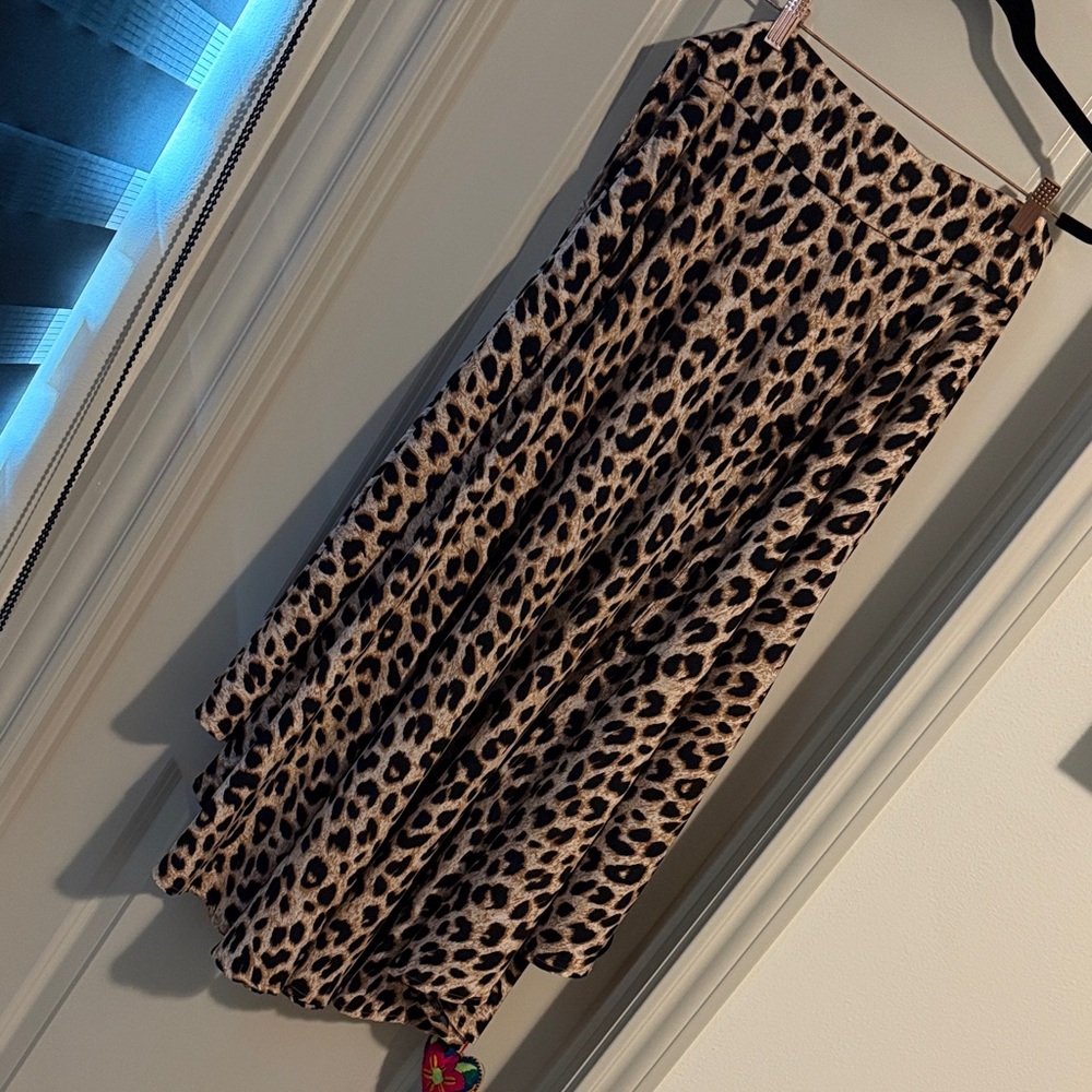 🖤 3 for $15 🖤 Leopard full skirt with pockets